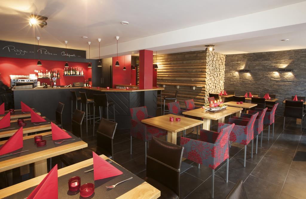 Hotel-Restaurant Le Lion D'Or Поррантрюи Экстерьер фото