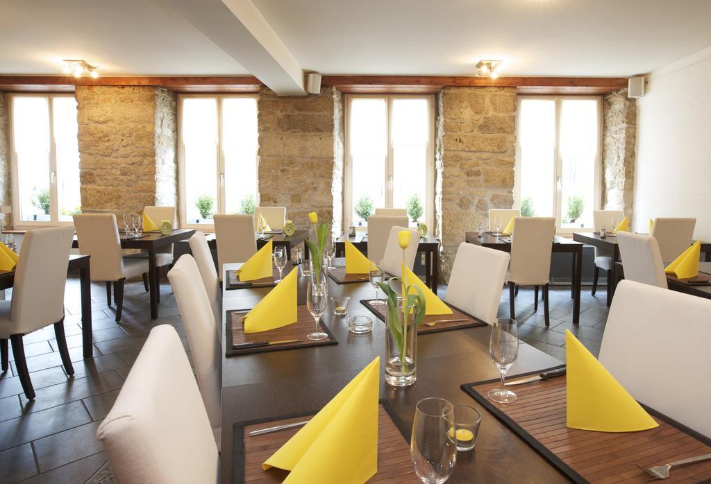Hotel-Restaurant Le Lion D'Or Поррантрюи Экстерьер фото